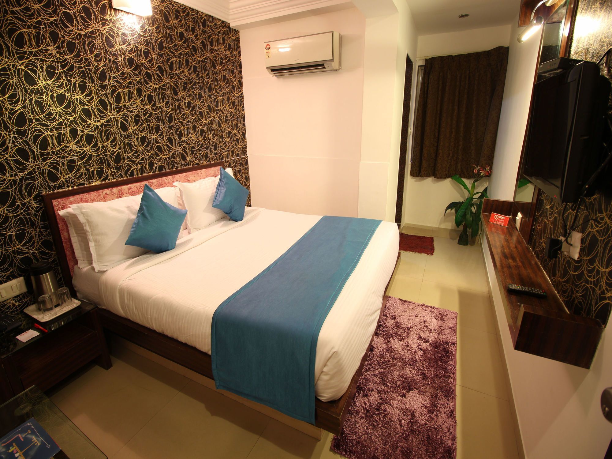 Oyo 2485 Hotel Kalash Inn Ахмедабад Экстерьер фото